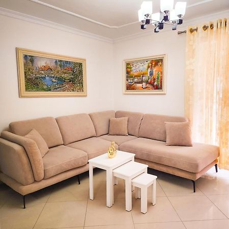 Apartment Sweet New Pazar ติรานา ภายนอก รูปภาพ
