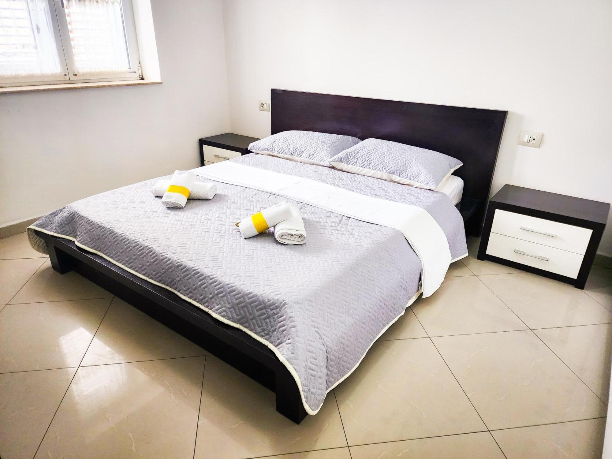 Apartment Sweet New Pazar ติรานา ภายนอก รูปภาพ